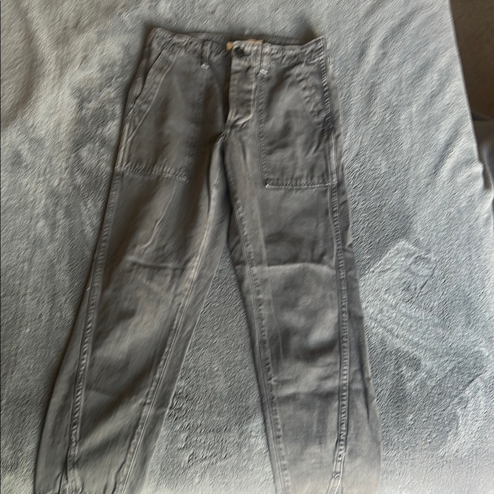 AMO Gray Ankle Cropped Pants